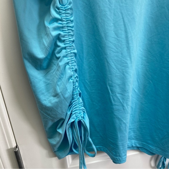 SHEIN Curve Size 2XL Baby Blue Tee Shirt, Short Sleeve, V Neckline - Picture 3 of 6